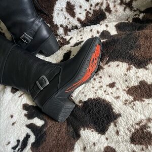 Only worn once. Very nice boot